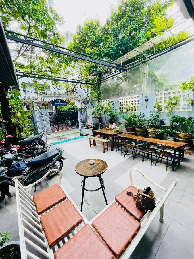 Shark Hostel Хуе Екстериор снимка